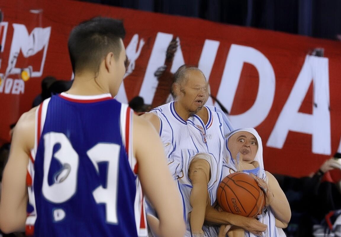 2018NBA东决精彩瞬间：詹姆斯德罗赞对决战术解析(图3)